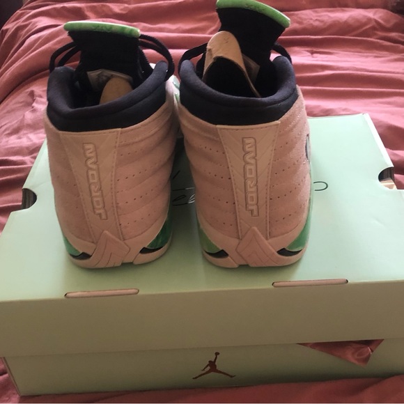 Women’s Air Jordans Aleali May sneakers. - Picture 3 of 5